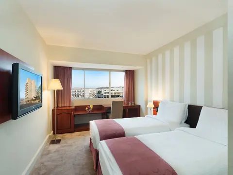 Al Falaj Hotel
