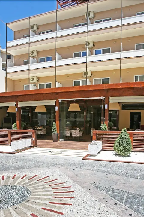 Lydia Hotel, Exterior