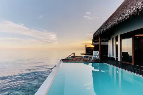 Cinnamon Velifushi Maldives, Private pool