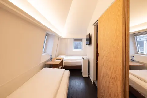 Fred Guest House Hauptbahnhof - Self Check-in