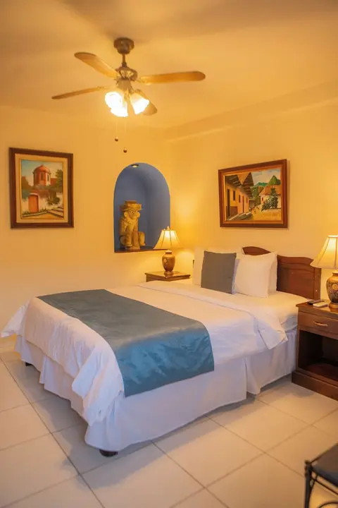 Hotel Camino Maya