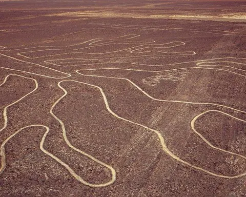 Enigmatic Nasca 02 Days / 01 Night
