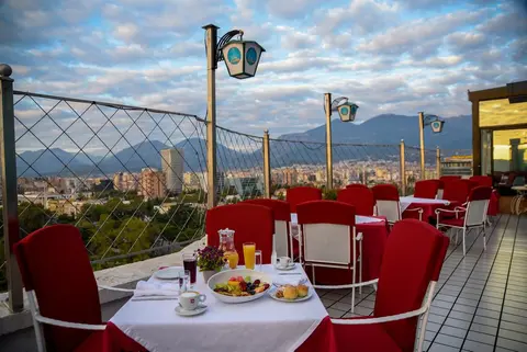 Sky Hotel Tirana 4*