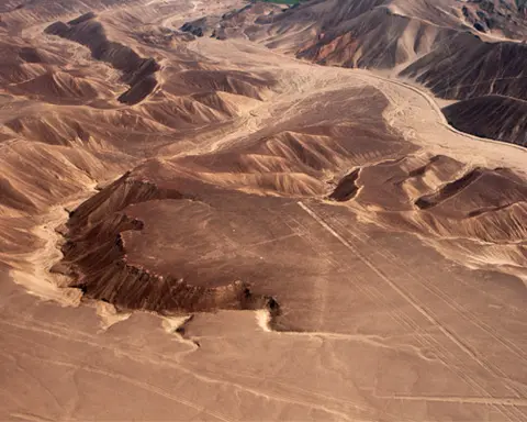 Enigmatic Nasca 02 Days / 01 Night