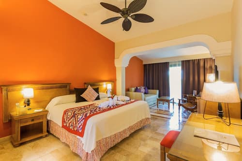 Grand Palladium Colonial Resort & Spa