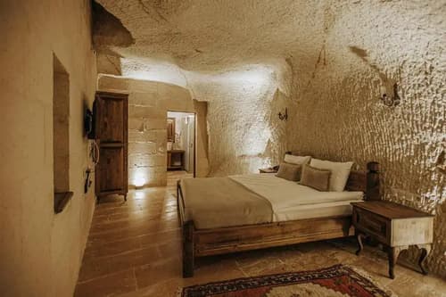 Lagania Cave Suites