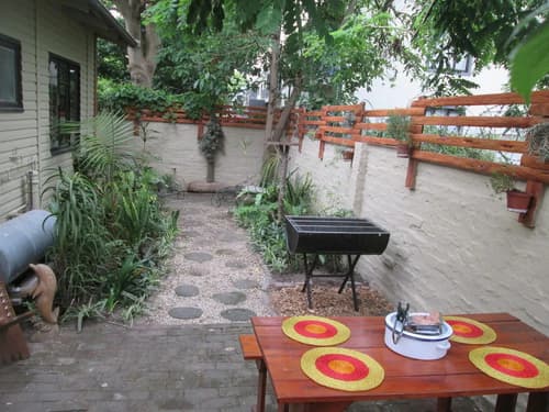 Inyathi Guest Lodge & Self Catering Chalets