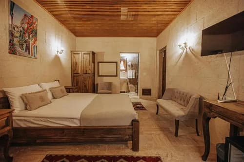 Lagania Cave Suites