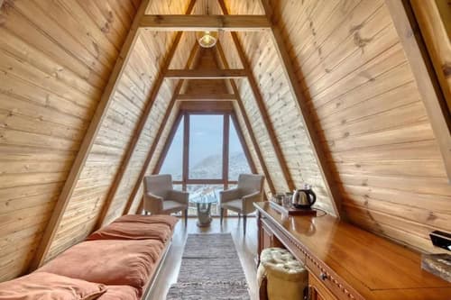 Hotel Alpine Castle, 