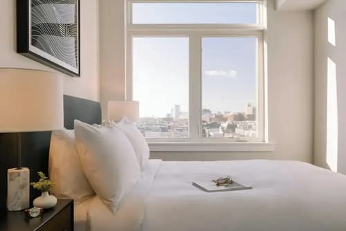 Sosuite at The Ovation, 