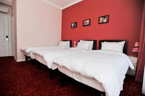 Piazza Four Colours, 