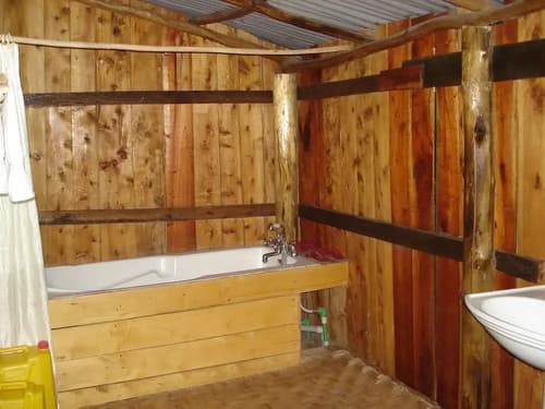 Engiri Game Lodge and Campsite, 