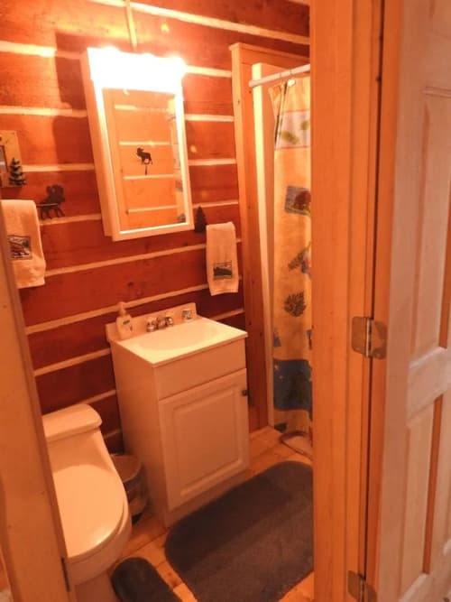 Alaska Adventure Cabins, 