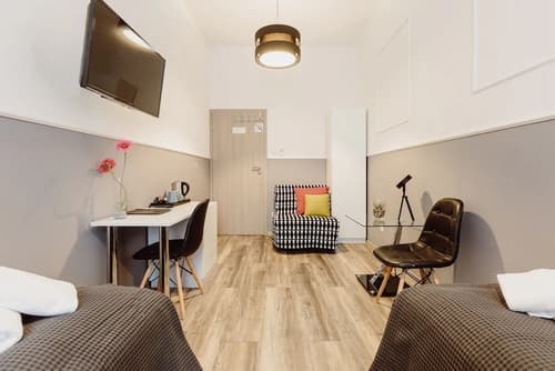 Leo Apartments Main Square