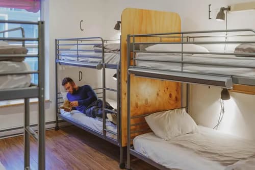 Auberge Saintlo Montréal  - Hostel
