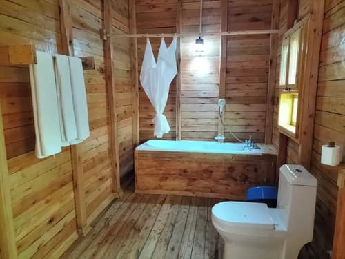 Engiri Game Lodge and Campsite, 