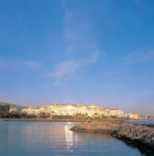 Park Plaza Suites, GENERAL