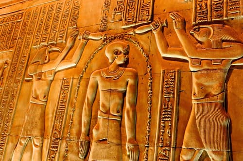 Egipto Basico. Vuelo chárter Madrid, Sábados y Lunes - 4 noches Crucero