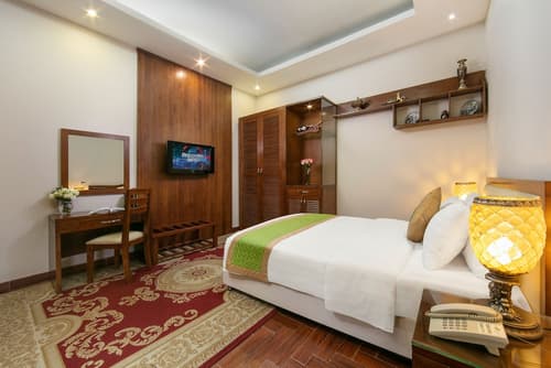 Emerald Hotel Hanoi Hai Ba Trung, 