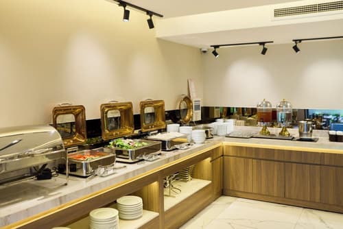 Central Park Saigon Hotel
