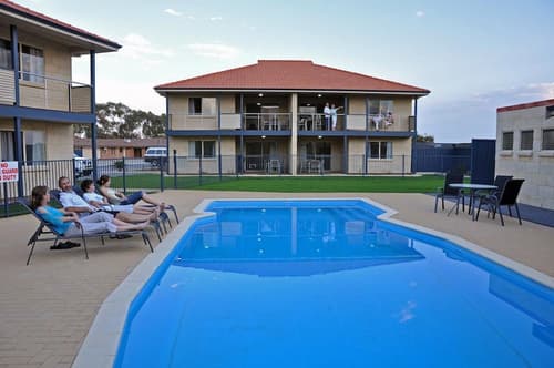 Pinnacles Edge Resort, 