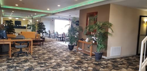 Homestyle Inn & Suites, Lobby Sitting Area