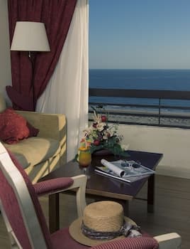 Yellow Praia Monte Gordo Hotel