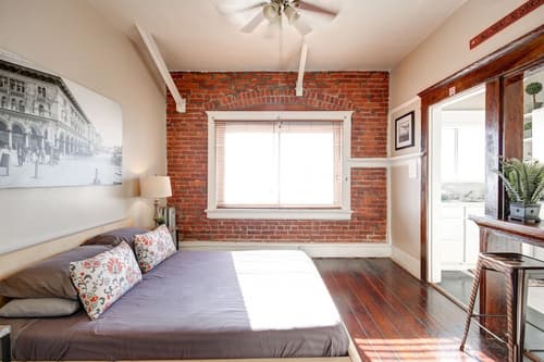 Ellison Suites, Room