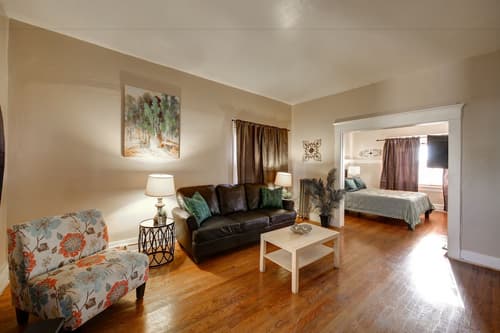 Ellison Suites, Room