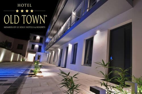 Hotel Old Town, Mostrador de check-in y check-out