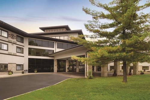 Oneida Casino Hotel, Exterior