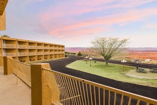 Quality Inn View Of Lake Powell - Page