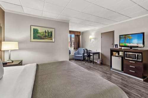 Quality Inn & Suites Green Bay Downtown