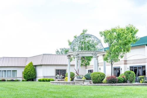 Clarion Inn Elmhurst - Oak Brook near I-88, I-290, I-294