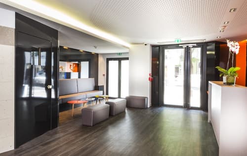 Libertel Canal Saint Martin, Interior entrance