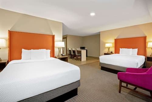 La Quinta Inn & Suites by Wyndham Seattle Federal Way, Room