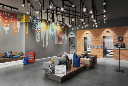 Moxy Barcelona, Lobby