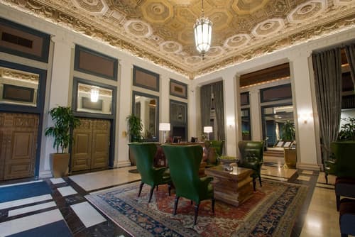 Sentinel Hotel, Lobby