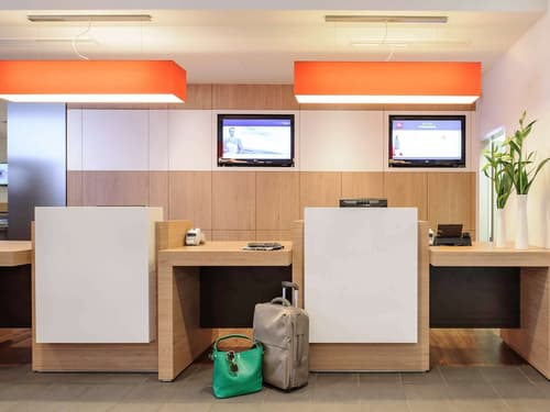 ibis Düsseldorf Hauptbahnhof, Reception