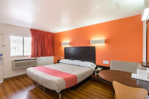 Motel 6 El Paso, TX - Airport - Fort Bliss, Room