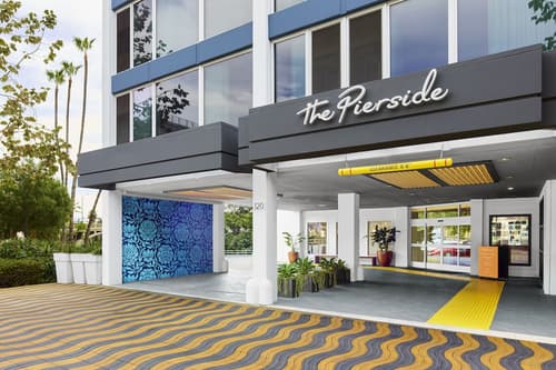 The Pierside Santa Monica, Front of property