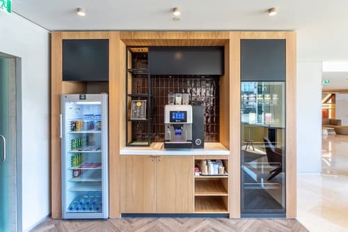 Holiday Inn Lisbon by IHG, Lobby