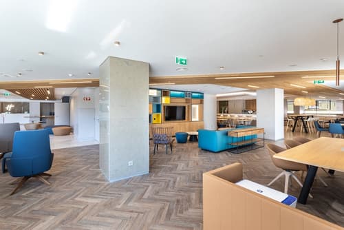 Holiday Inn Lisbon by IHG, Lobby