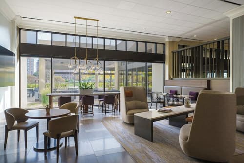 The Westin O'Hare, Lobby lounge