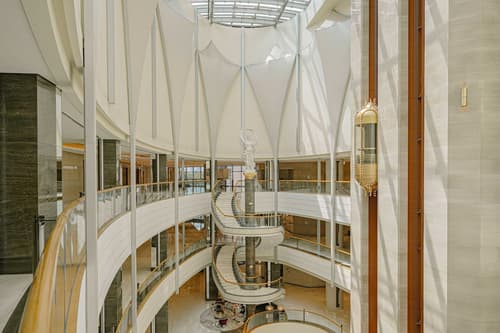 Lotte Hotel World, Lobby