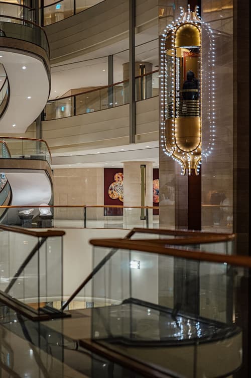 Lotte Hotel World, Lobby