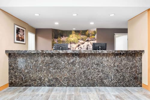 Best Western Inn On The Bay