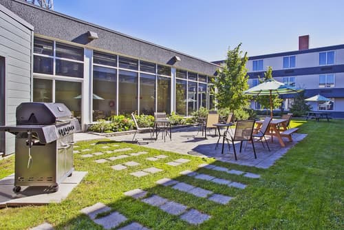 Holiday Inn Express Sault Ste Marie by IHG, BBQ/picnic area