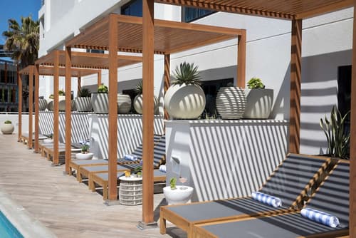 Hilton Santa Monica Hotel & Suites, Pool