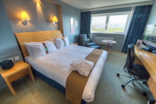 Holiday Inn Edinburgh by IHG
